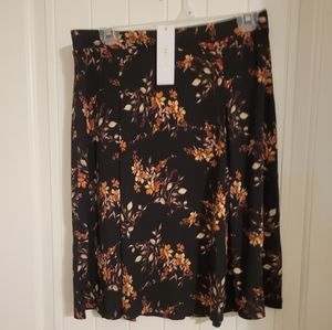 NWT Gilli knee length skirt